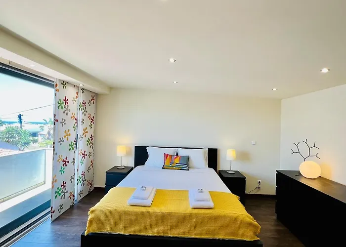 By The Sea Mindelo Pool House * Vila Cha (Porto)